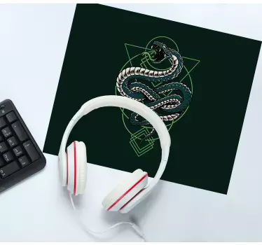 Gaming mouse pad with detailed snake illustration - TenStickers