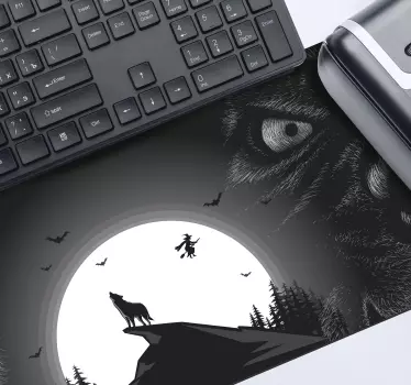 Howling Wolf gaming vinyl mouse pad - TenStickers