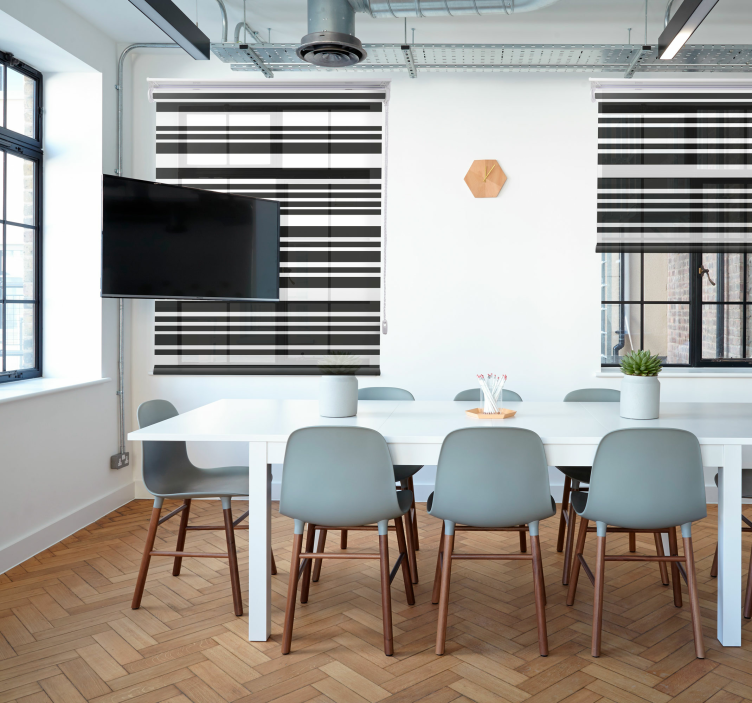 Black striped office Elegant blind - TenStickers