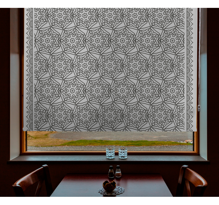 Pattern roller blind with intricate geometric design - TenStickers