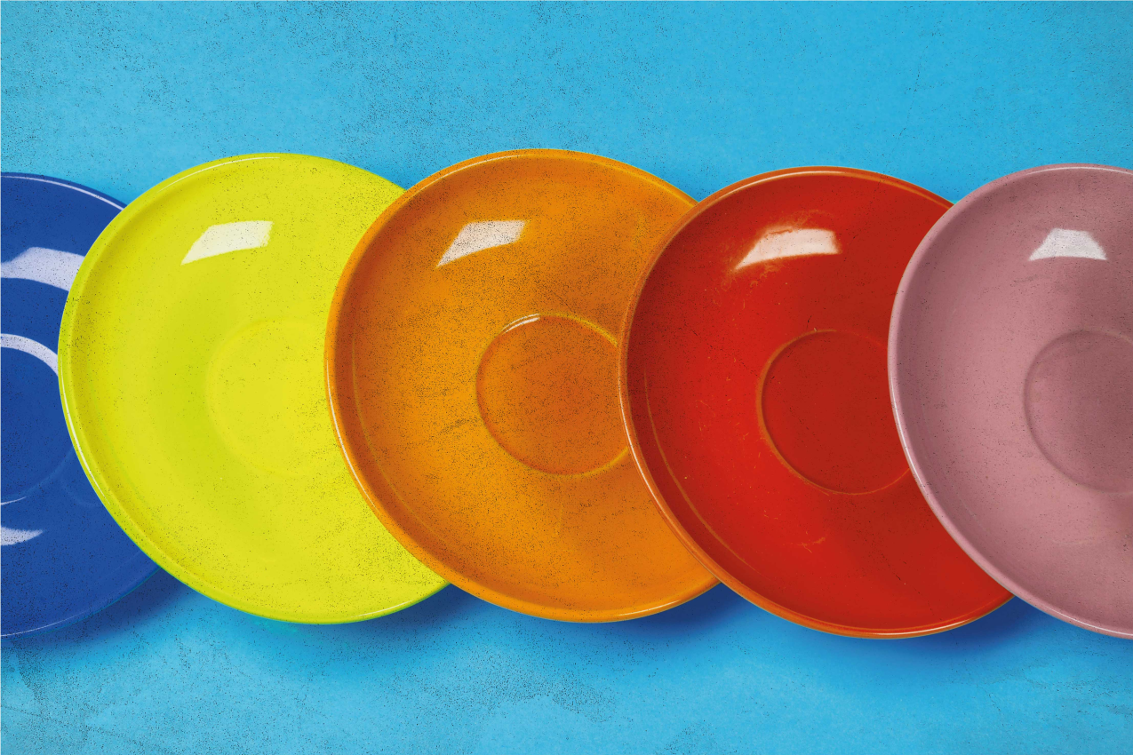 Modern placemats for vibrant round dishes - TenStickers
