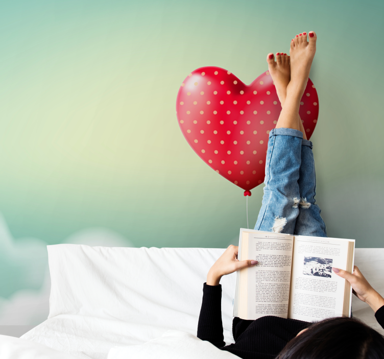 Love wall mural heart balloon - TenStickers
