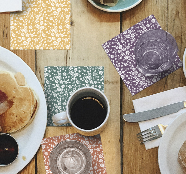 Elegant flower pattern coaster in different colours - TenStickers