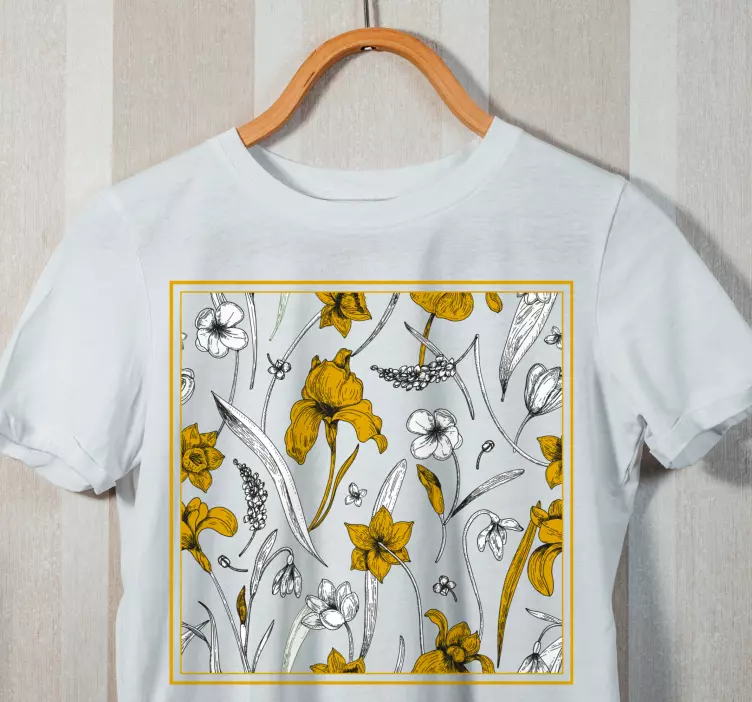 Floral patterned motif t-shirt - TenStickers