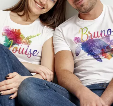 Colorful turtles with names couple t -shirts - TenStickers