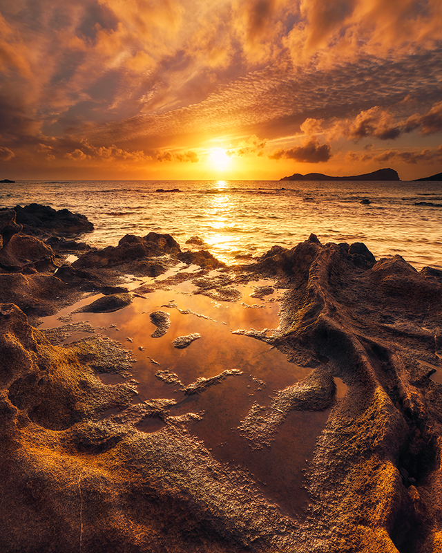 Bathroom vinyl carpet cloudy sunset landscape - TenStickers